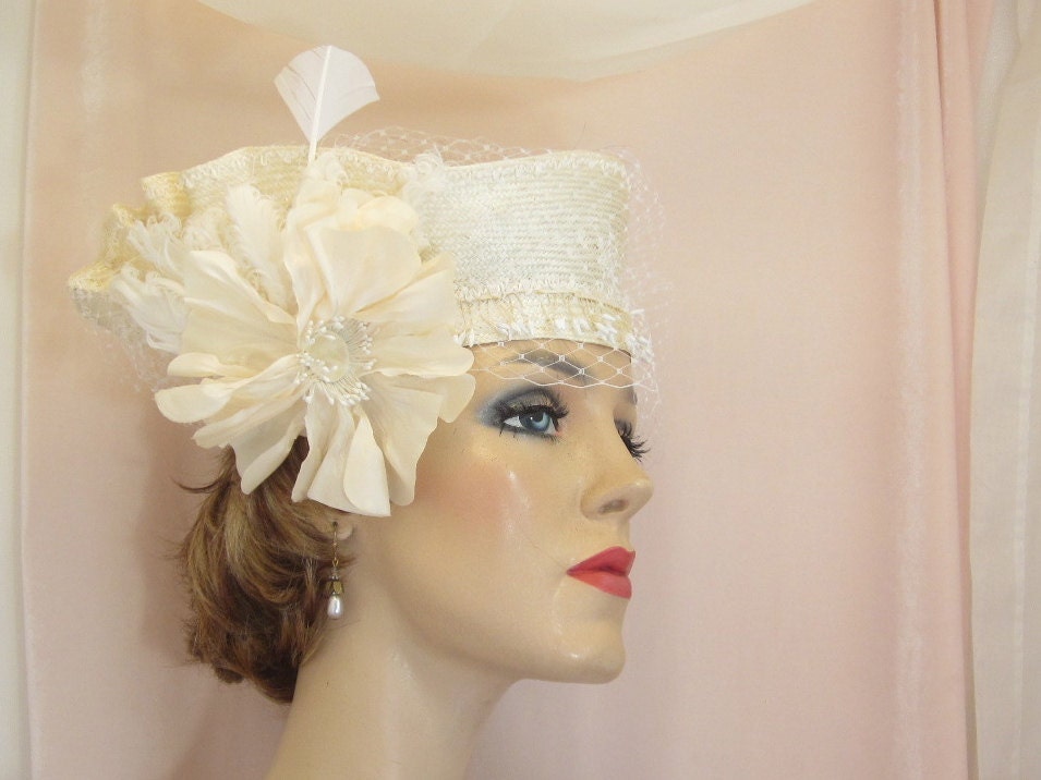 Dramatic cream crown when you really want attention