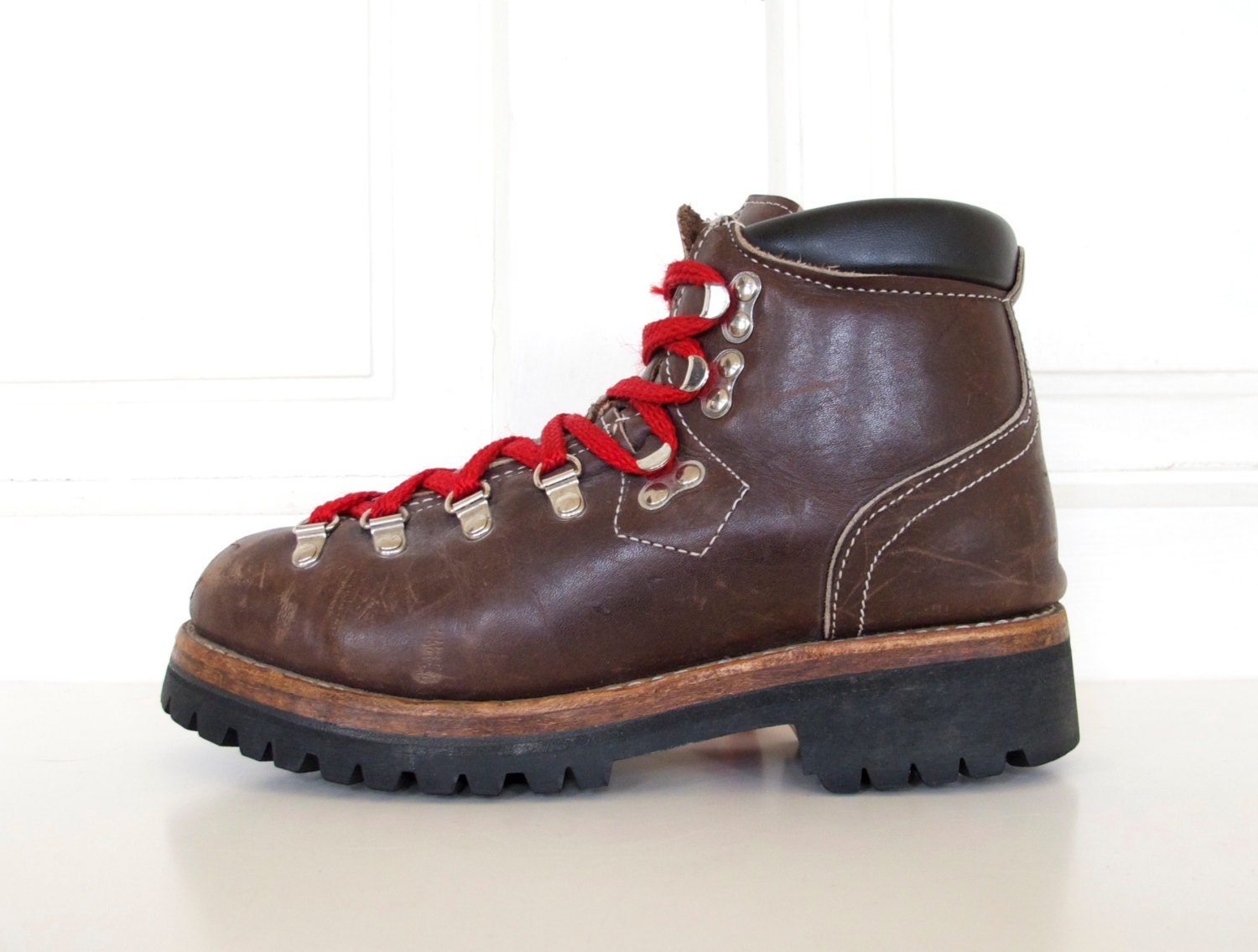 80s Brown Leather Red Lace Hiking Boots / Swiss Vibram Sole Lace Up Boots / Women's Shoes 7.5 US 38 Eur 5.5 UK