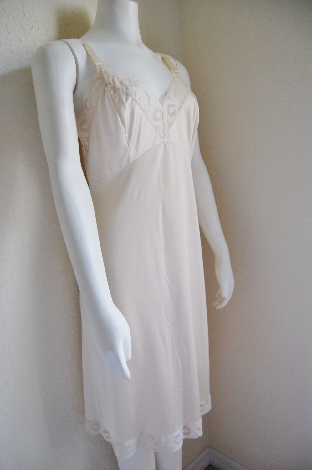 Vintage Komar Cream Nylon Slip with Lace Size 34 Average
