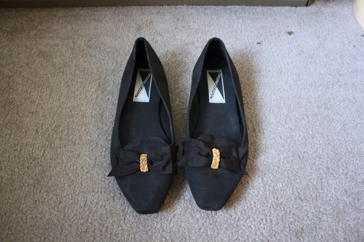 Vintage Black Gold Bow Slip On Flats Sz. 8.5