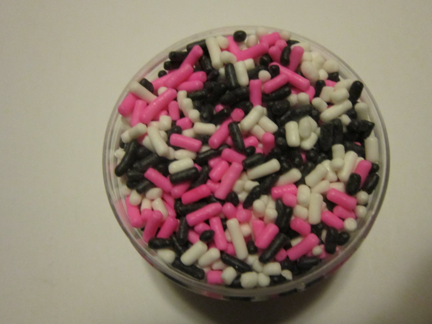 4oz Pink Black & White Cupcake Cake Pop Cookie Jimmie Sprinkles Il_570xn