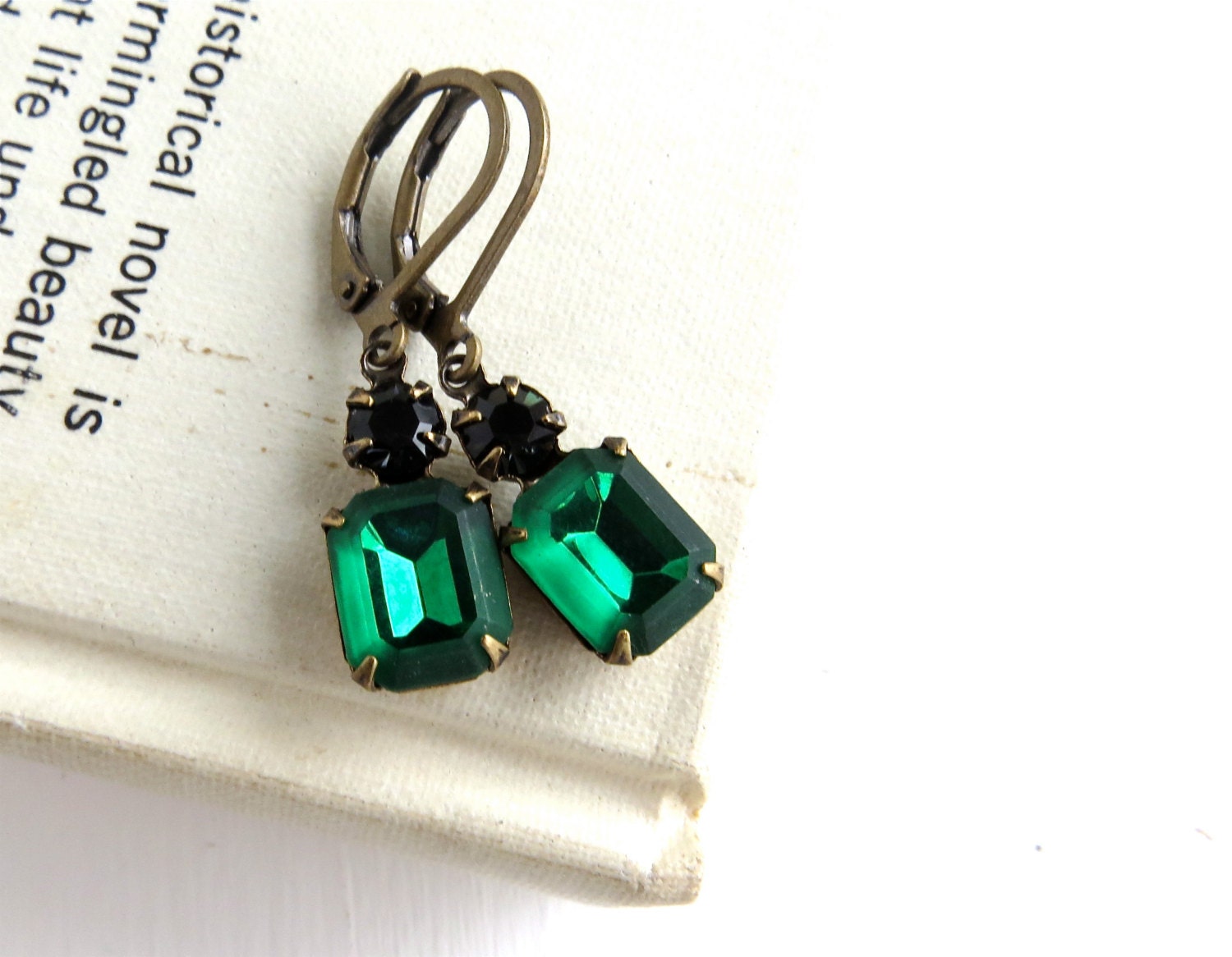 Emerald Green Earrings - black, antique brass, vintage inspired, estate style, old hollywood glamour - OhNostalgiaDesigns