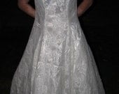 Vintage 1990s Wedding Gown/Dress White With Seed Pearls Size 12