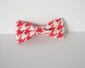 Adult - Red and Cream Extra Large Hounds Tooth Clip on Bow Tie