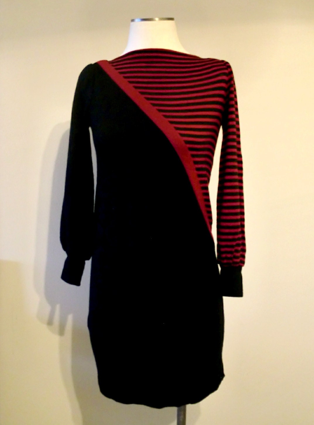 Vintage Geometric Striped Explosion Black and Maroon Sweater Pencil Dress - Warm, Figure-Fitting Elastic Material