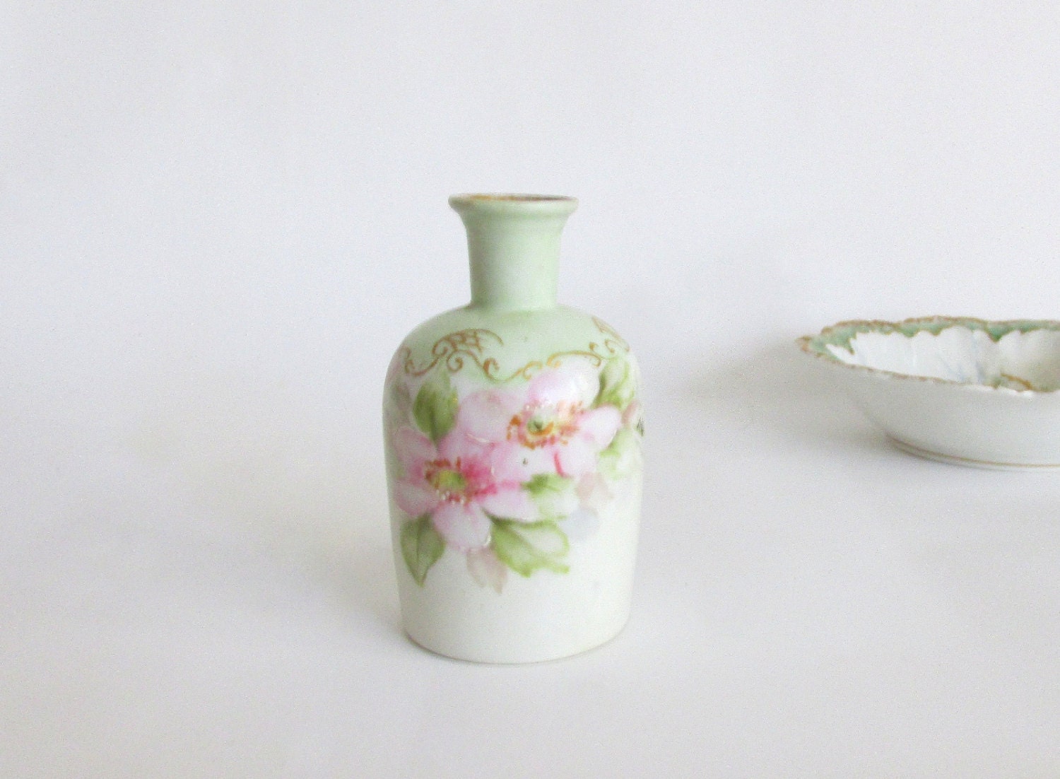 Porcelain Limoges Bud Vase. Gold Decoration. Pink Wild Roses