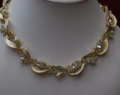 Vintage Lisner rhinestone and goldtone necklace