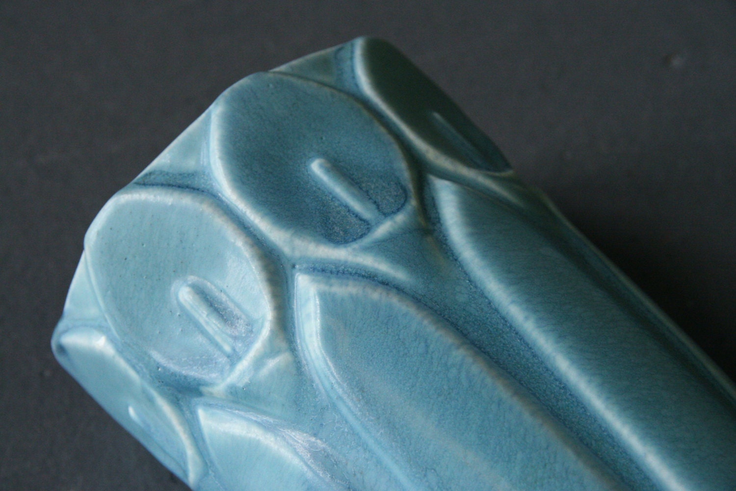 Arts & Crafts Era Celadon Blue/Green Rookwood Pottery Calla Lily Wall Pocket - Number 1397 -  Incredible Condition