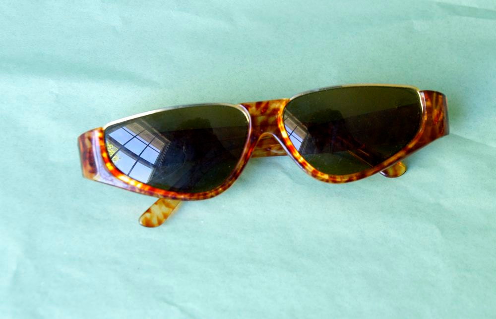 Vintage tortoise shell sunnies