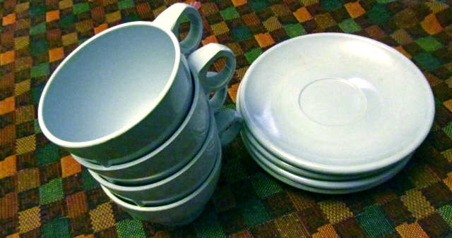 Boonton set of cups and saucers 8 pieces total light blue melamine melamime melmac