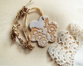Handmade Polymer Clay Package Tag - Hang Tag Ornament - 1 Piece - Flower - White and Gold