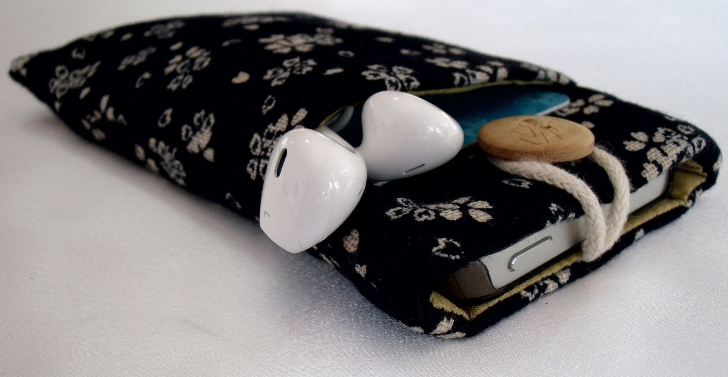 iPhone 5 pouch / iPhone 5 sleeve / iPhone 5 cover with pocket & button - Japanese indigo cotton in dark blue