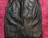 Highwaisted vintage Black Leather skirt with slit size 6