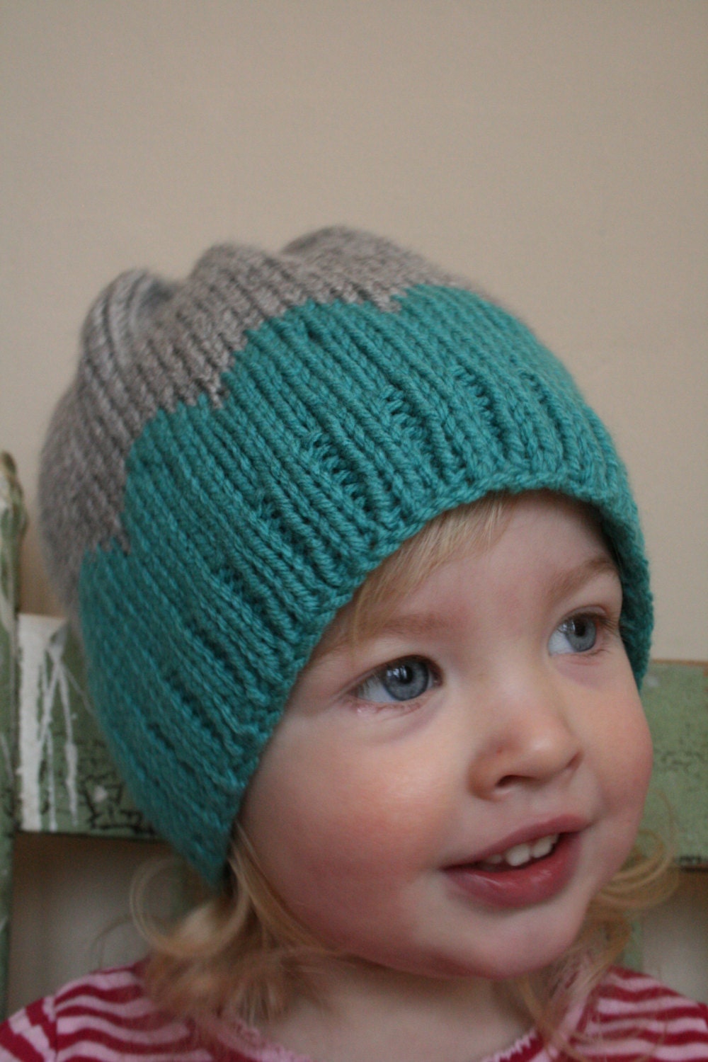 The Petite Coquille - Custom knit hat, newborn to 4T, choose size and colours