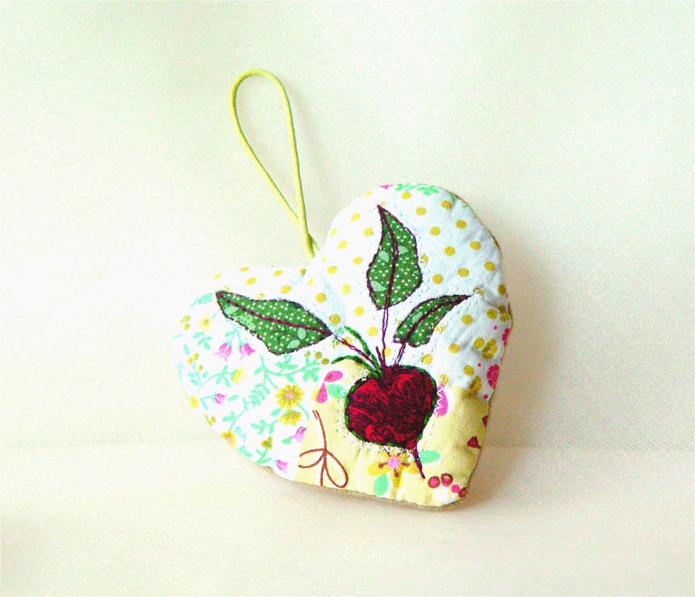 PERSONAL HEART, Textile Heart,  Heart Ornament, Applique  Beetroots, Embroidered Quilted, white magenta