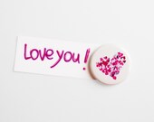 Pink fuchsia heart round magnet