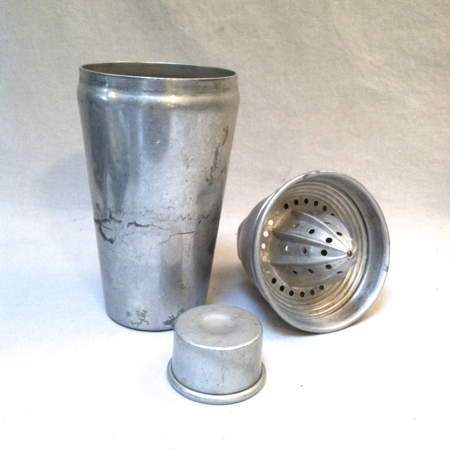 ALUMINUM COCKTAIL SHAKER / Vintage Drink Mid Century Drink Mixer
