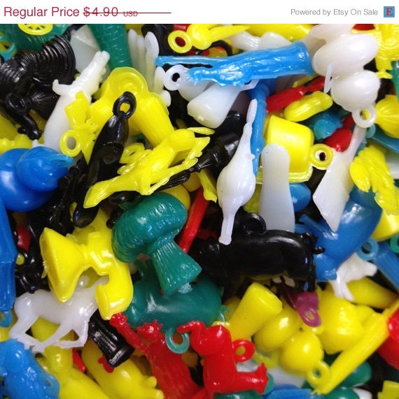 SALE 50pcs TINY PLASTIC Charms Teeny Vintage Style Very Limited Color Mix