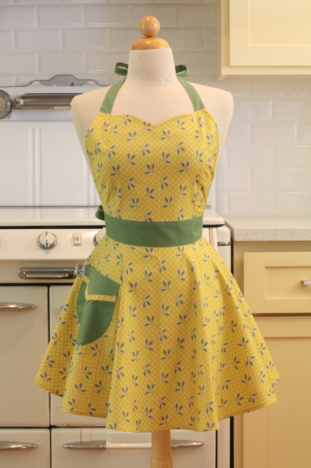 Retro Sweetheart Apron Leaves on Yellow BELLA Full Apron