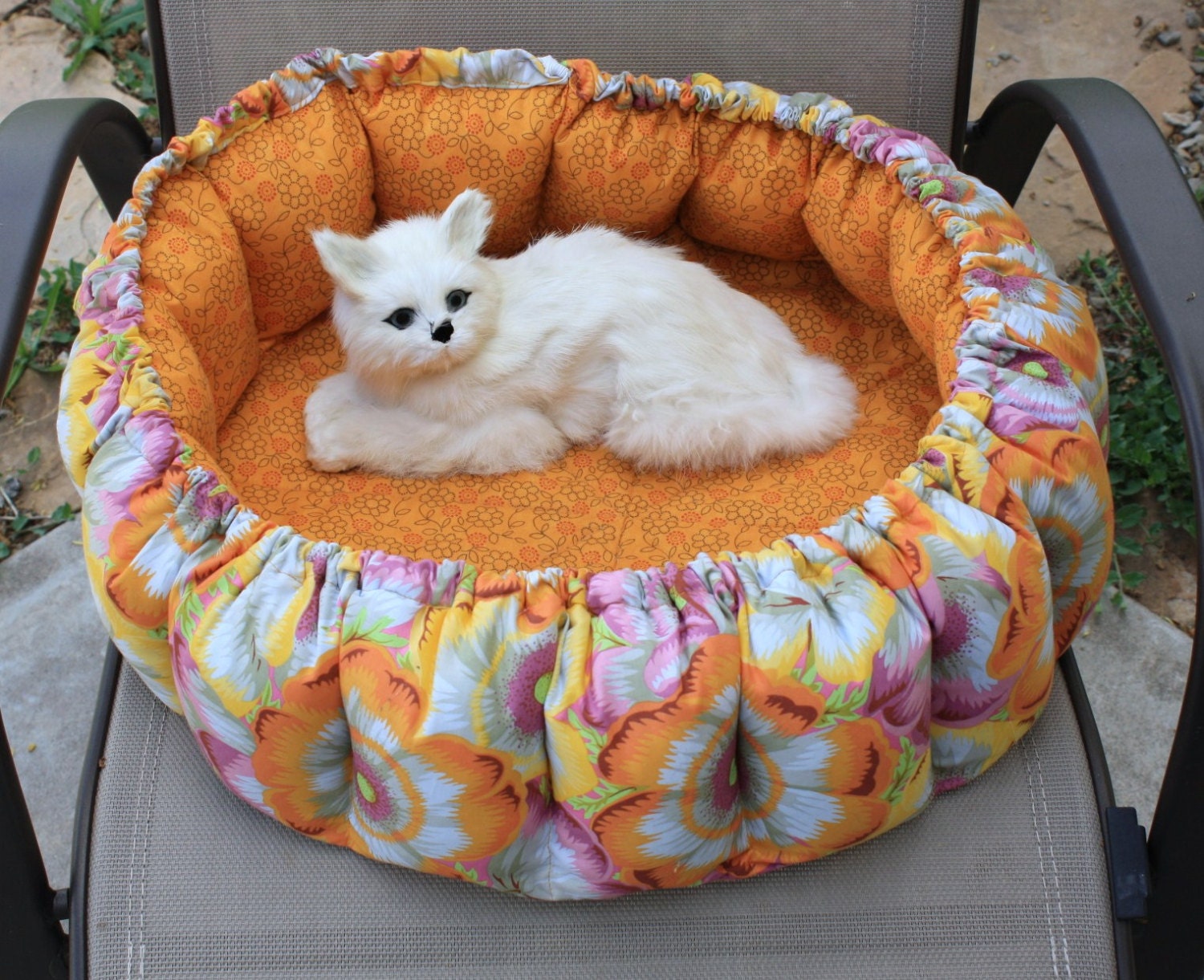Overstuffed Round Cat Bed In Orange Pansies