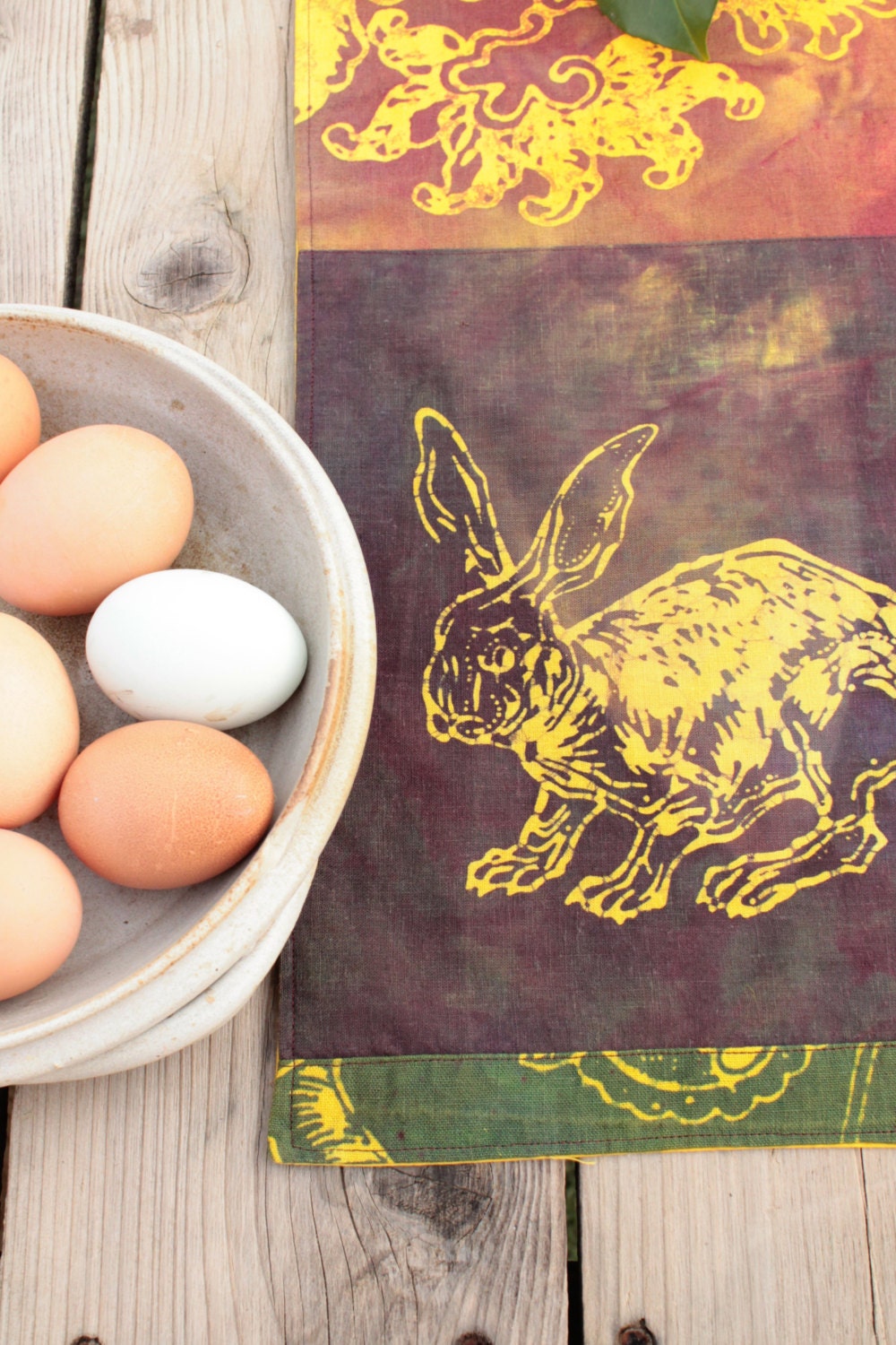 earthy rabbit organic mini tablerunner