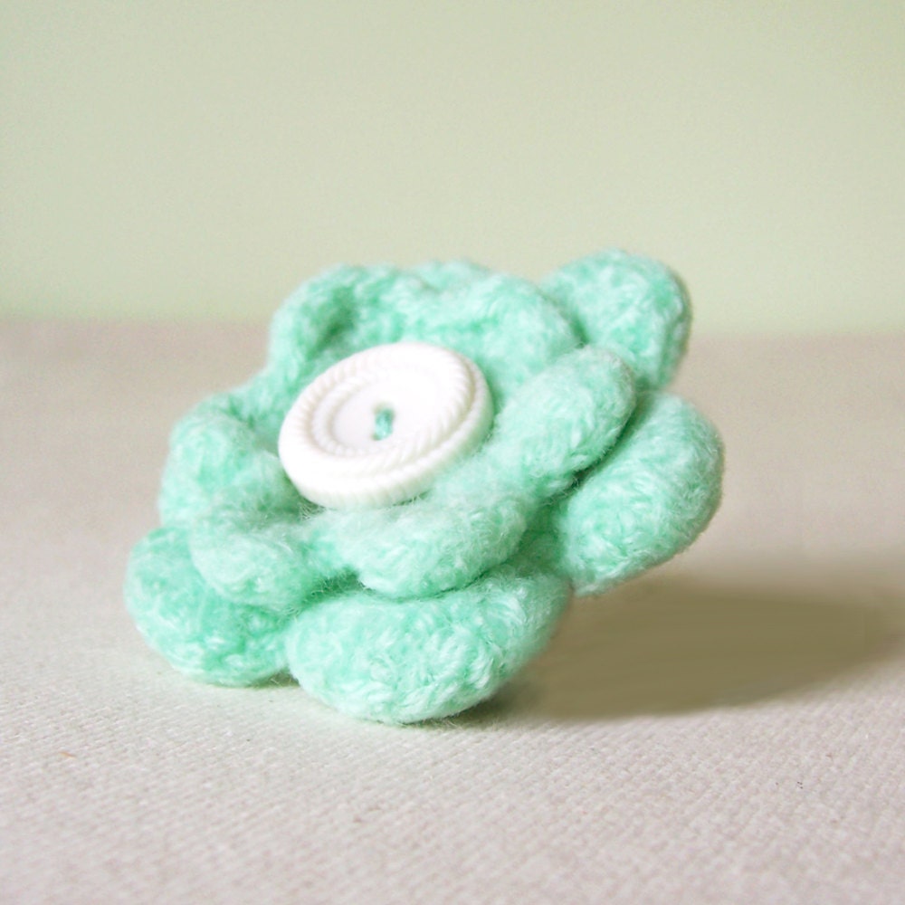 Pin - Felted Flower Brooch in Mint, size small