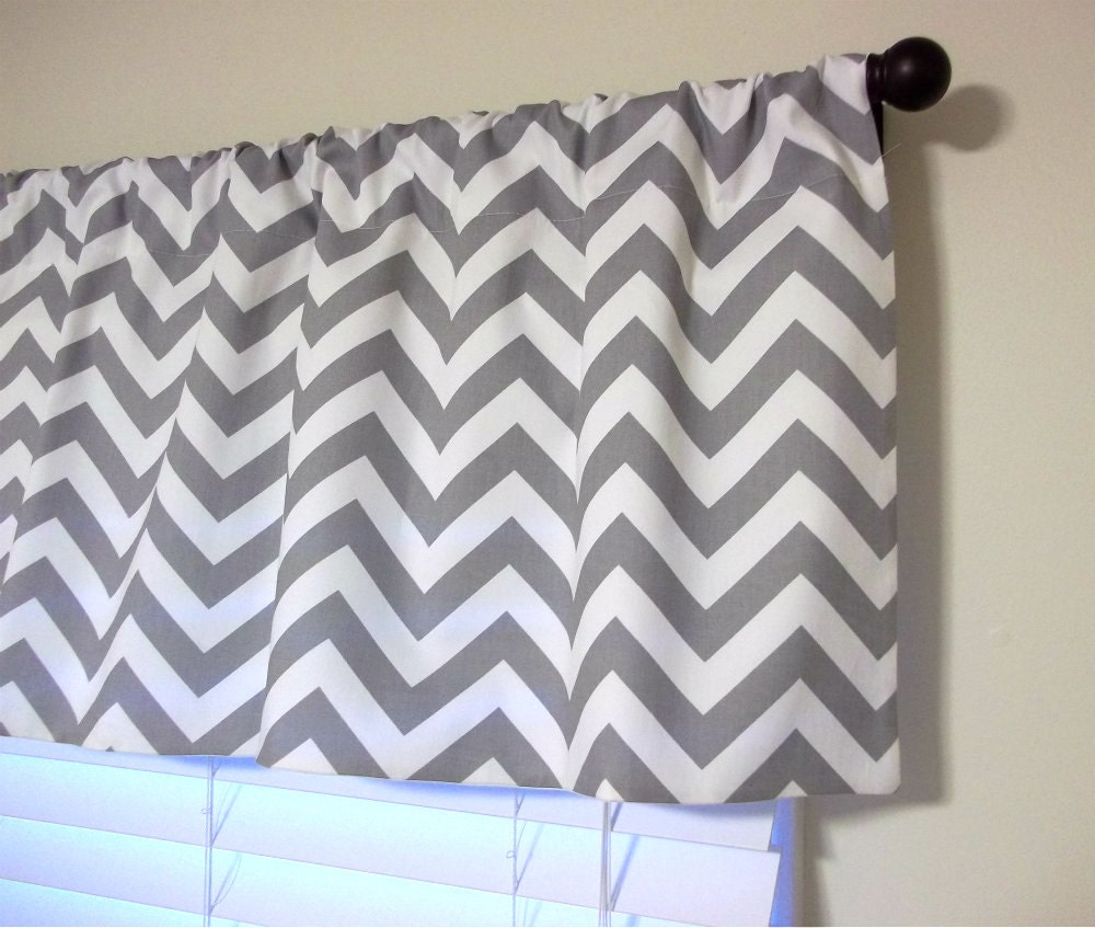 Valance 52"X16" Lined Grey and White ZigZag