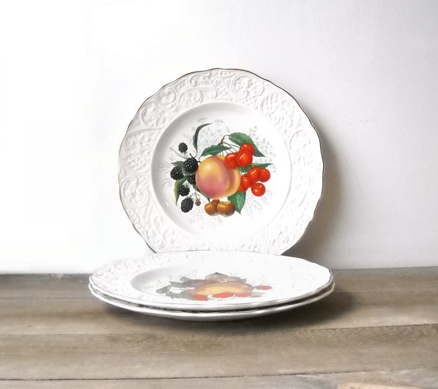 Marlborough Dinner Plates - Old English Ironstone - Simpson Pottery - Set of 3 - Fruits