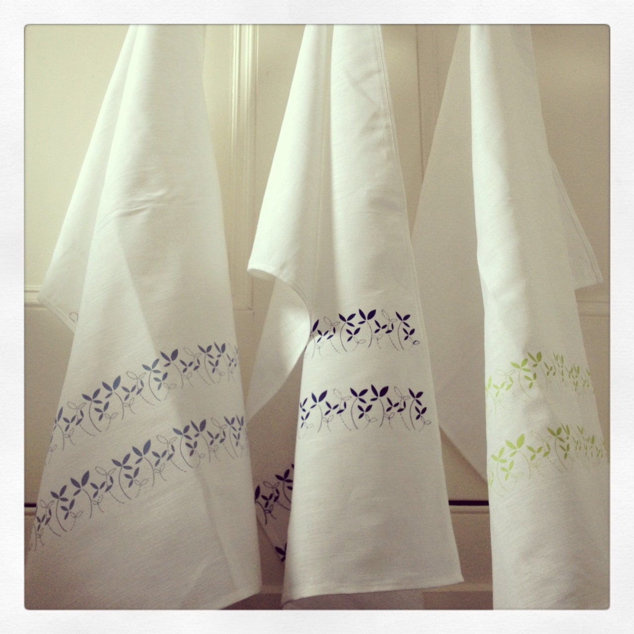 Leaf tea towel