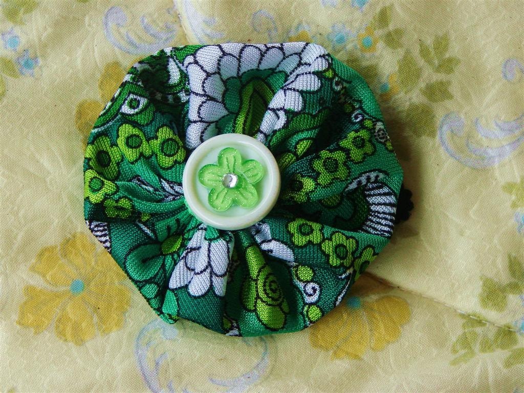 Vintage Funky Green  Yo-yo Hair Clip