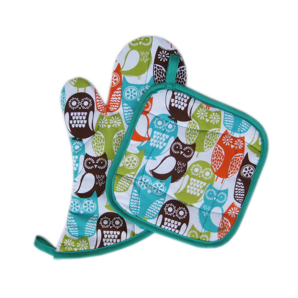 Swedish Owls Oven Mitt and Pot Holder Set