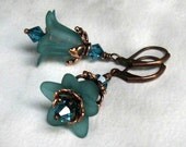 Teal Lucite Flower Earrings, Swarovski Crystals, Antique Copper Leverbacks... Delicate Floral Jewelry