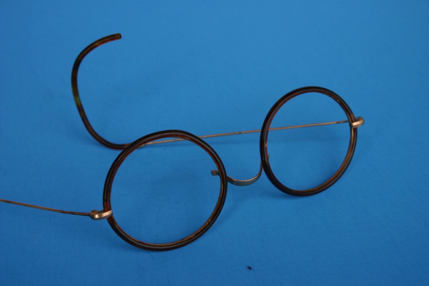VINTAGE oval frames without lenses