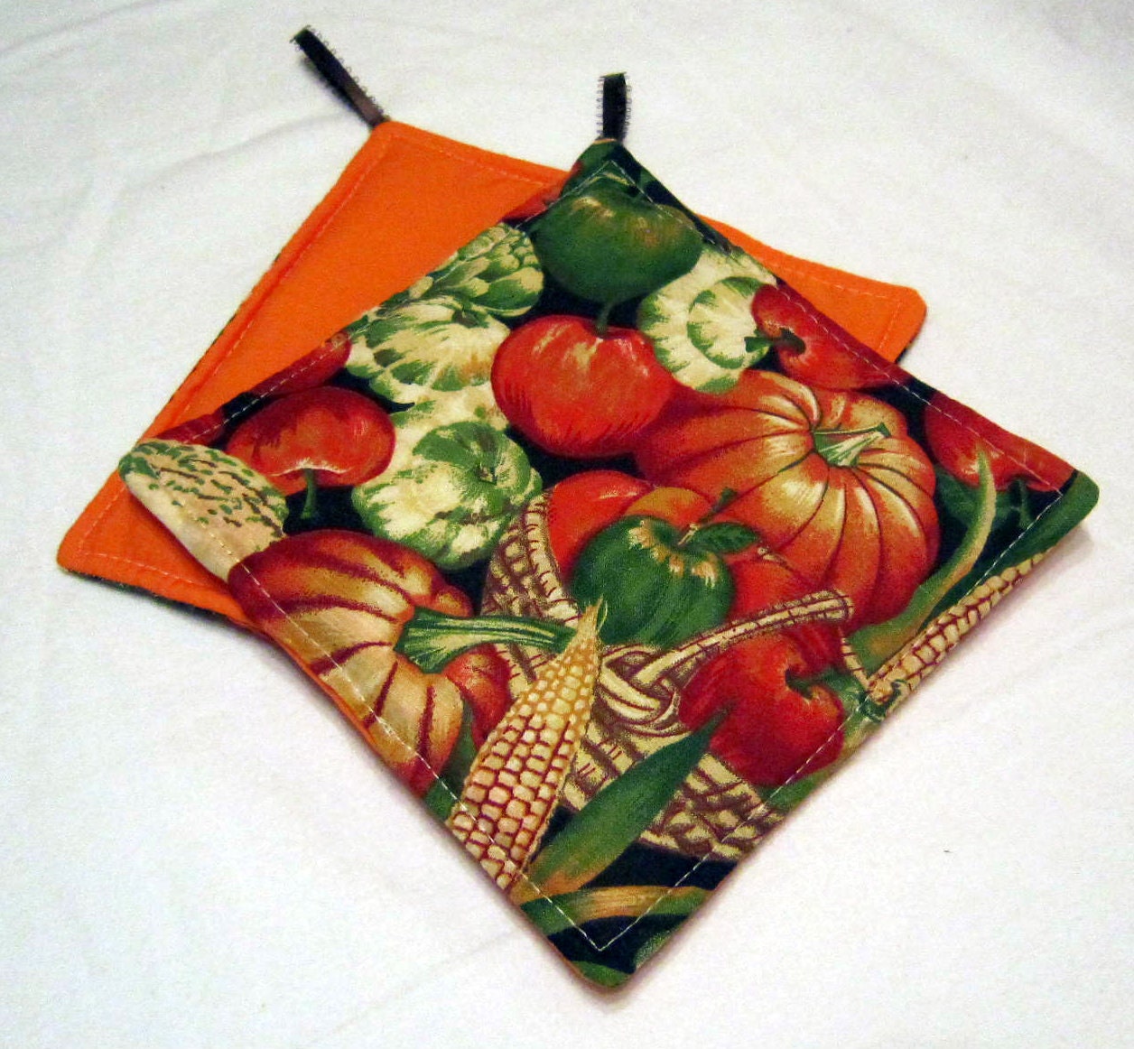Kitchen  Potholders handmade featuring Fresh Vegetables - set of 2