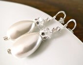 Pearl Drop Wedding Earrings, Crystal and Pearl Earrings, Wedding Jewelry Swarovski, Ivory Pearl Drop Earrings