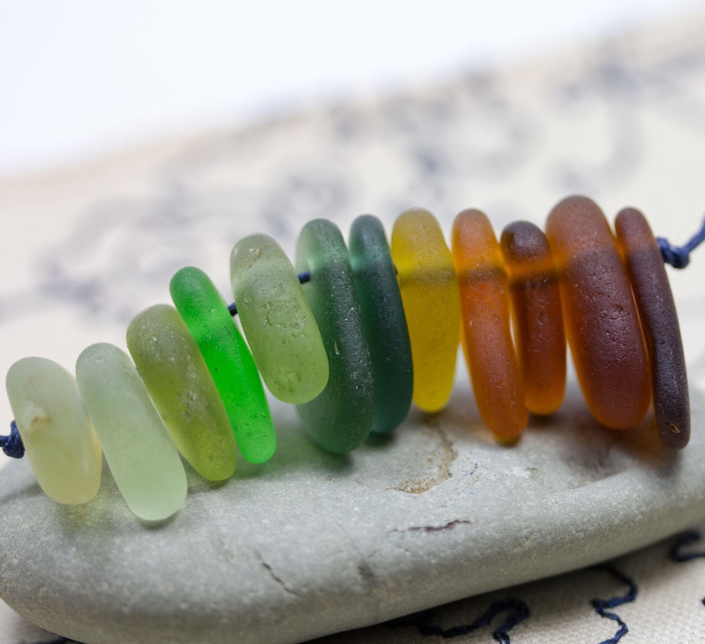 Sea glass Beach Glass Drilled, beach found for jewelry making, beach glass 12 pcs