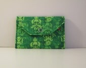 Card Pocket Green with Scroll Pattern