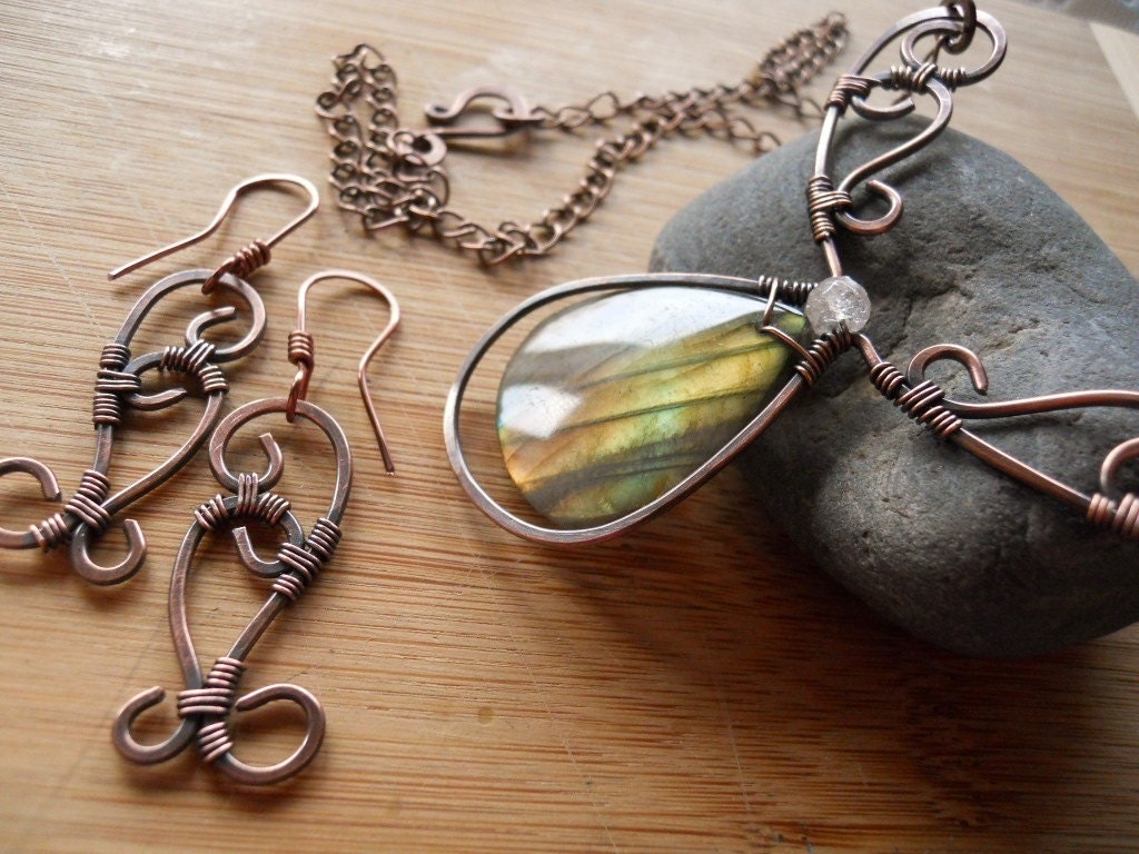 Golden Green Flash Labradorite Quartz Necklace Wire Wrapped in Oxidized Copper and Earrings