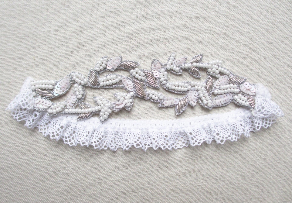 Aphrodite beaded garter white