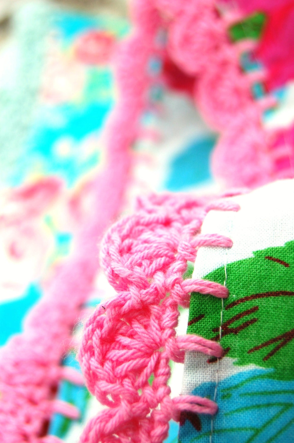 pillowcase with crochet trim  -  Rosy Burst