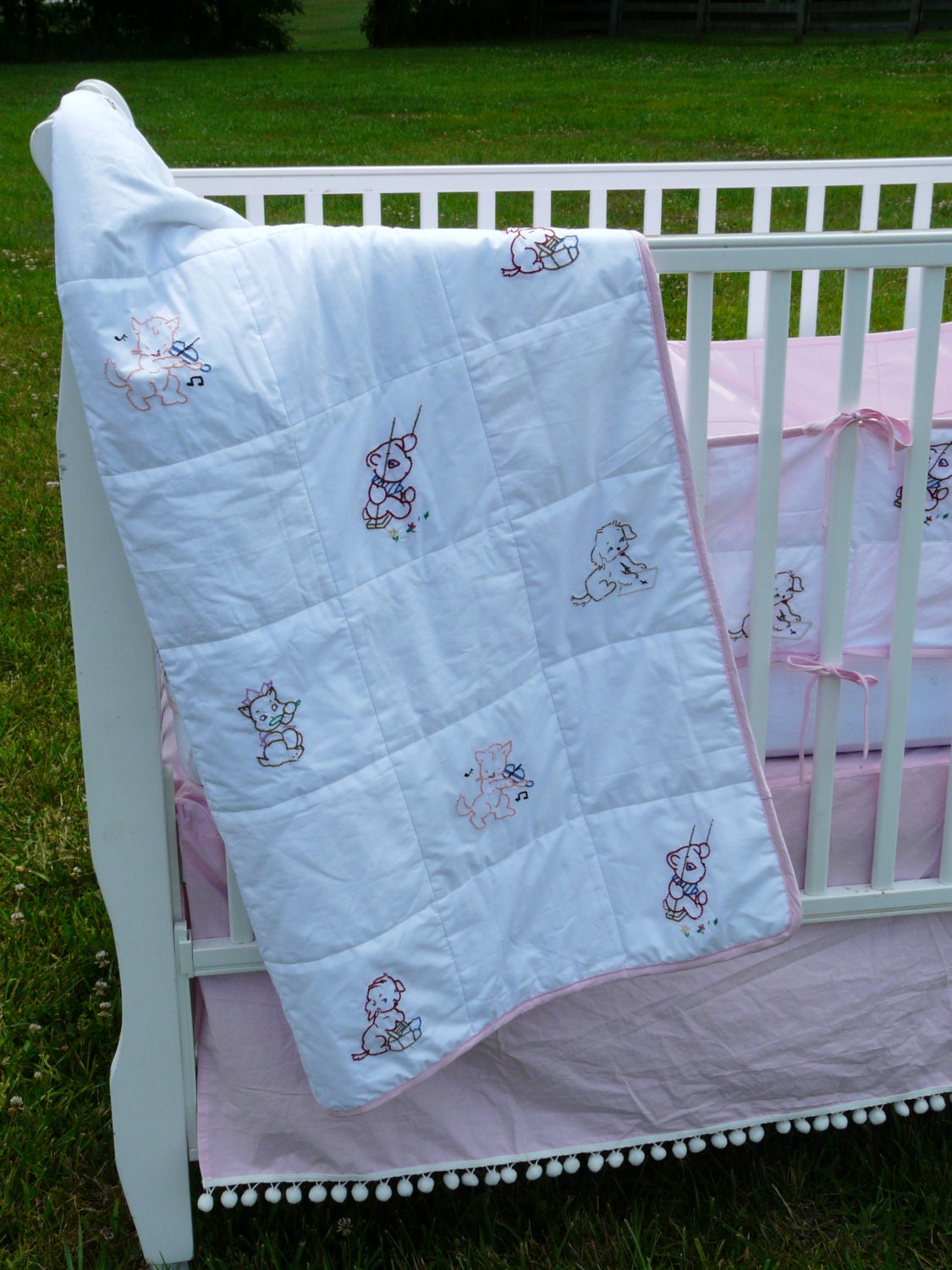 SALE Free Ship, Two Piece Vintage Inspired retro Hand Embroidered Kittens, Puppies Crib Quilt, Bumper Set Ready to ship Il_170x135