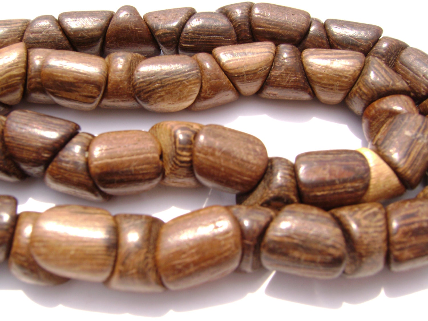CL-91 Wood Bead Robles Handmade, Wax Polished, Kisses, 10x10mm, 16 in strand