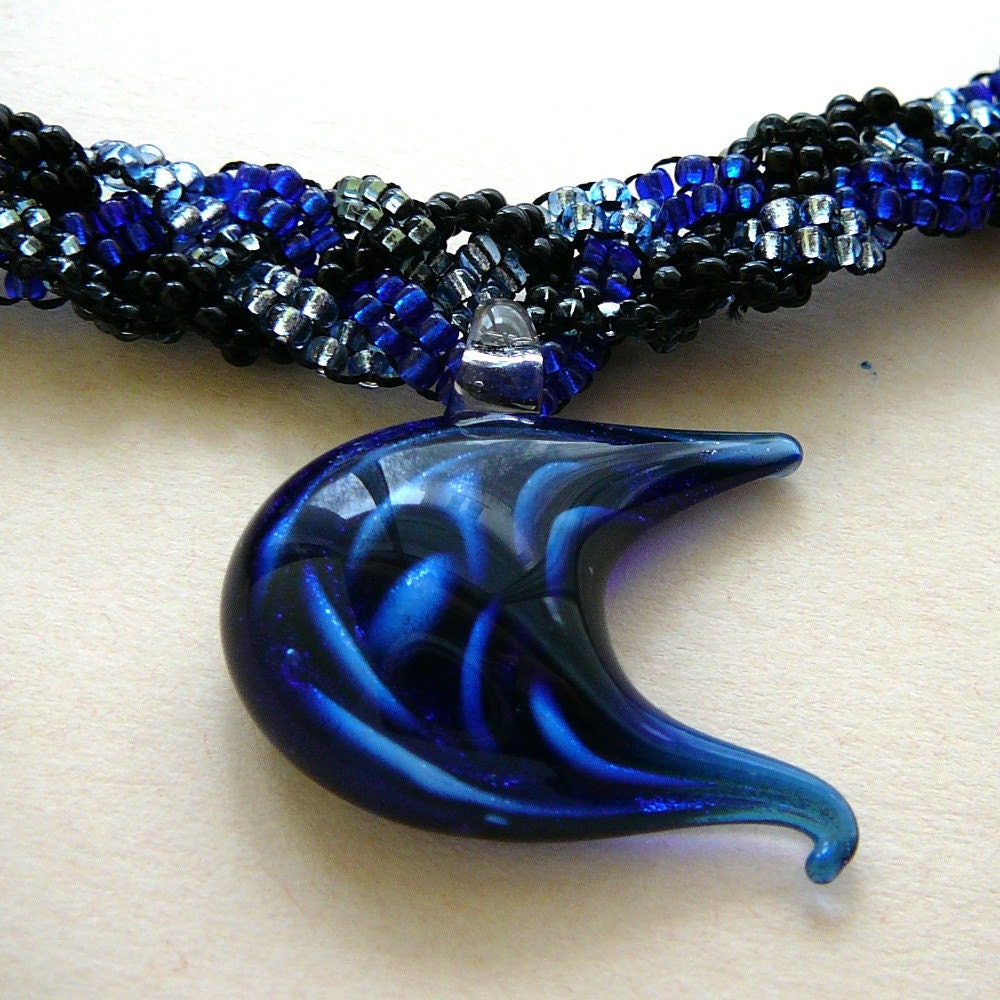 Blue Moon - Beadwoven Choker with Glass Pendant