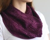 Knitting Pattern - Laurel Leaf Cowl - Leaves Motif