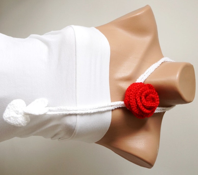 White Heart, Valentine Scarf, Handmade  Crochet,, Heart Lariat, Scarf-Valentine's gift, mother's gift