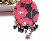Pendant Necklace in Black and Red with Flowers - Poppies