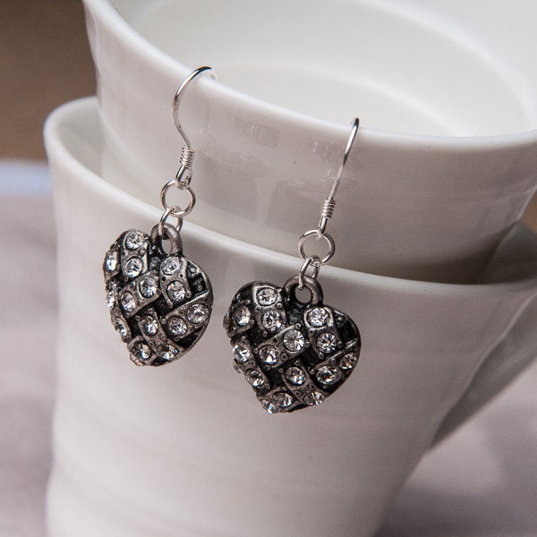 Heart earrings with sparkling