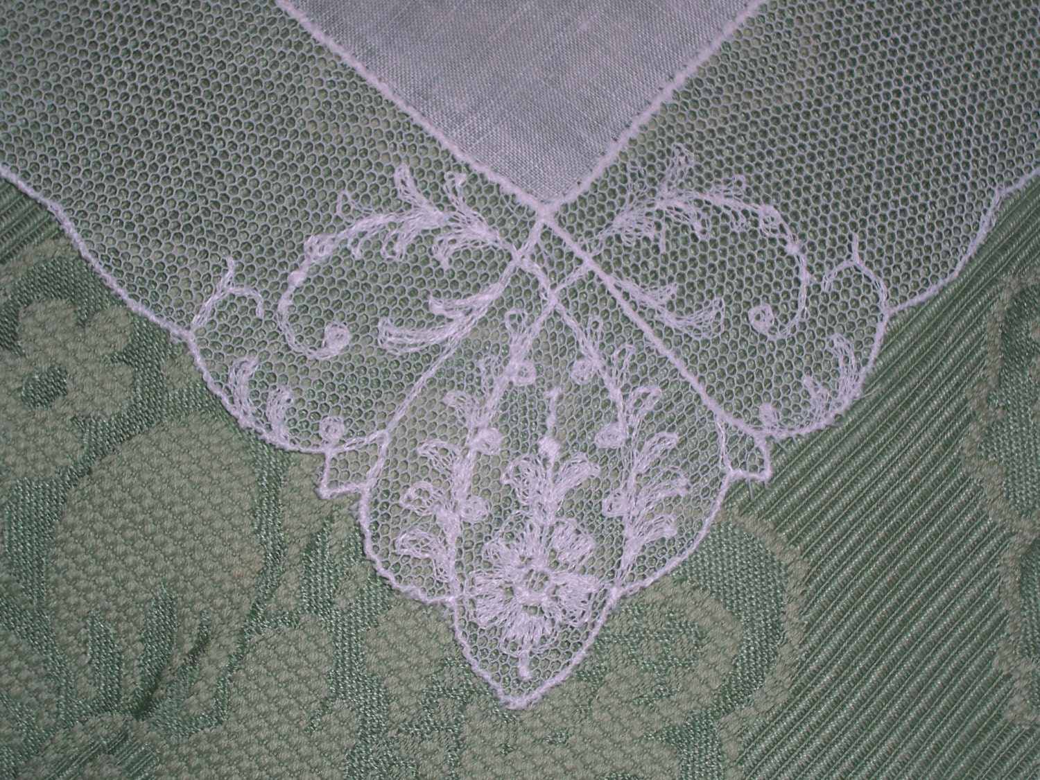 Vintage White Lace Hanky - Hankie Handkerchief with Lots of Lace