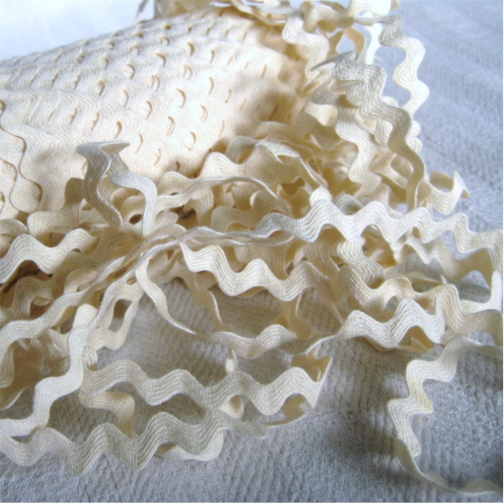 Creamy Goodness Vintage Cotton Rick Rack Trim 3 yards