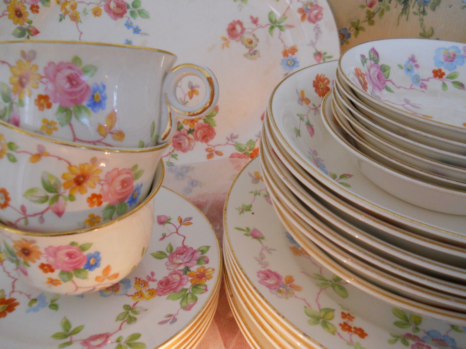 RESERVED pink roses vintage 40s 'chintz' china dish set. 37 pieces, service for 6 with 6-piece place settings, serving platter, pope gosser.
